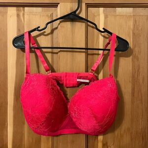 🌺 Body Frosting Elegant Pink Lace Bra Size 44D